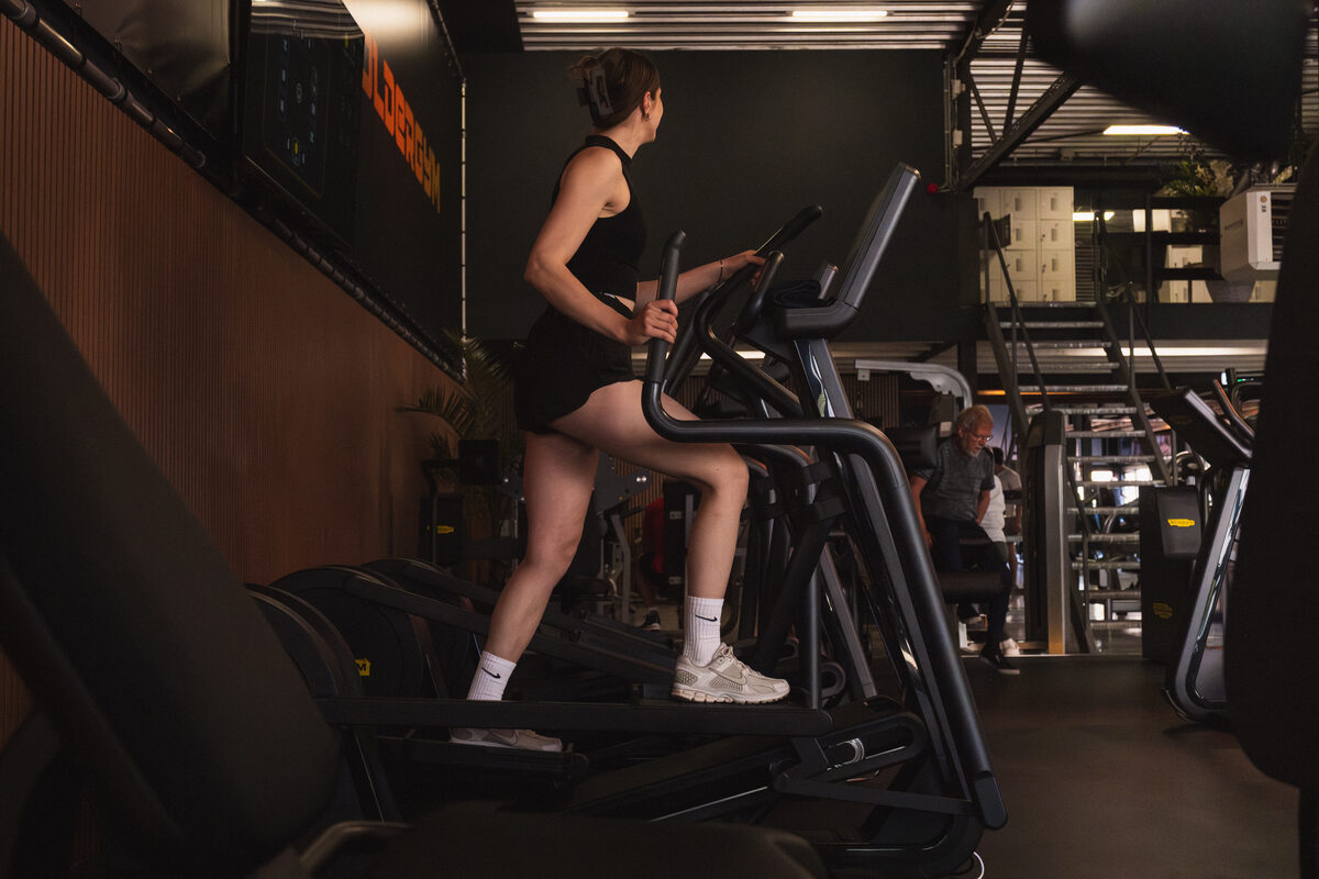 Cardio training op de gym vloer
